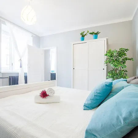 Madelaine By Renters דירה ורשה