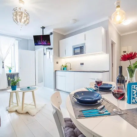 Madelaine By Renters Warsaw