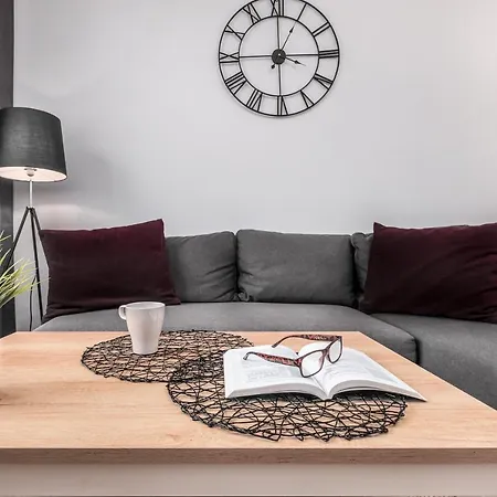 Madelaine By Renters * Warsaw