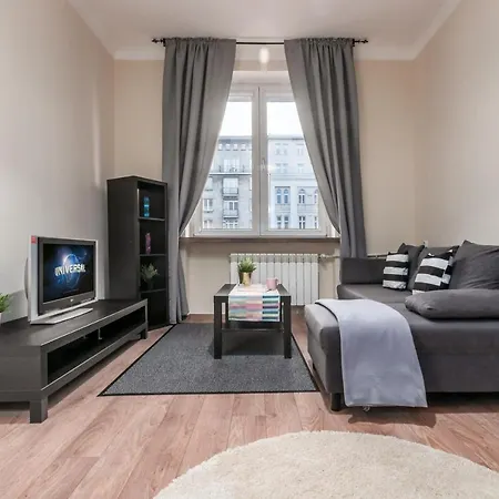 Madelaine By Renters דירה