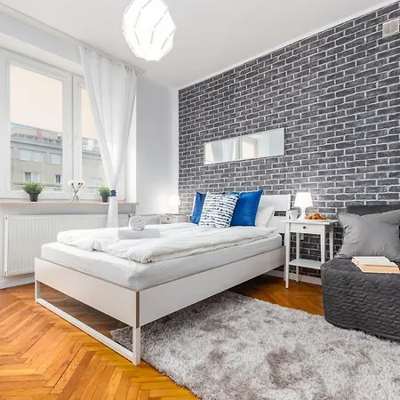 Madelaine By Renters *