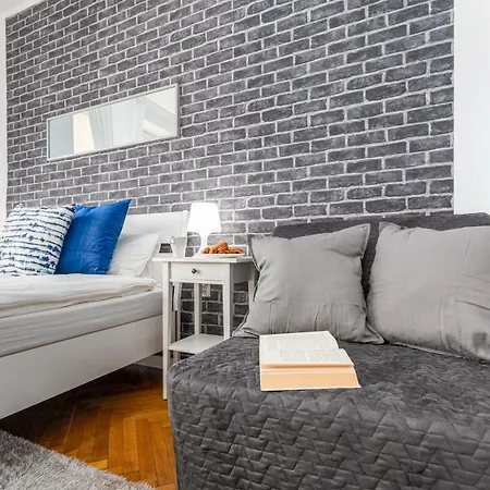 Madelaine By Renters شقة *